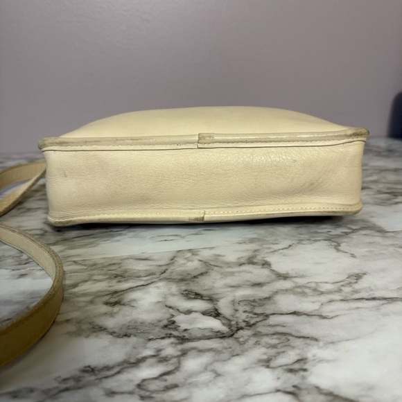 Vintage Coach Leather Multizip Crossbody Bag Serial No. L5C-9974 Bone Leather - Picture 8 of 15